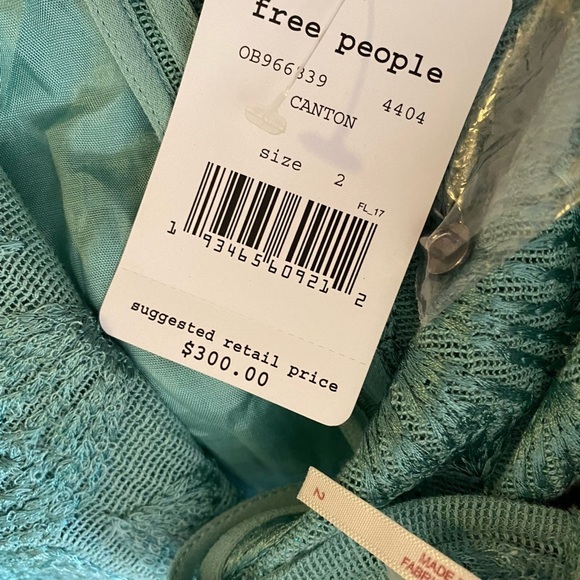 Free People Canton Embroidered Bishop Sleeves - Picture 10 of 10